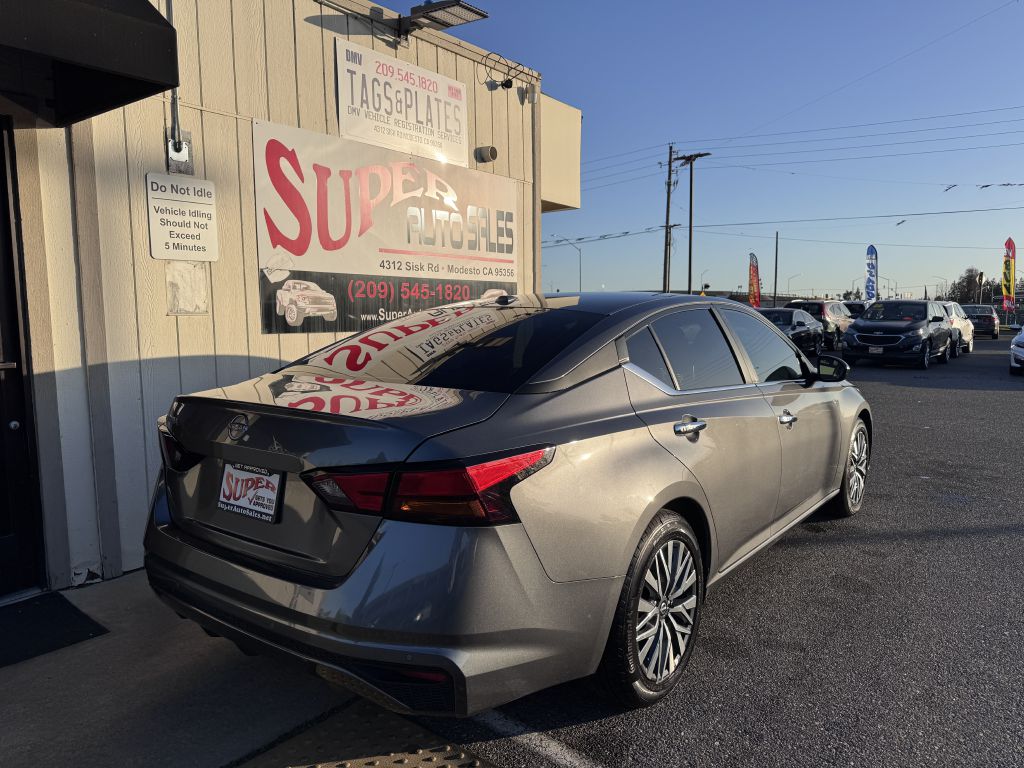 Photo 7 of this NISSAN ALTIMA