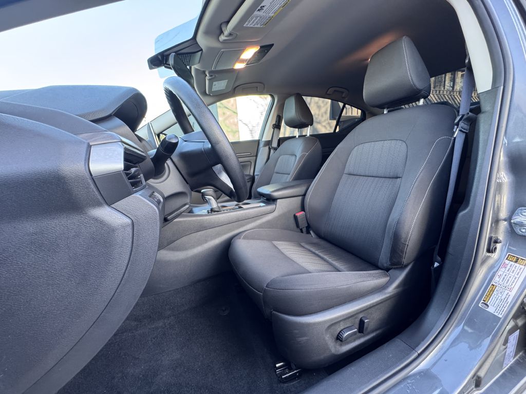 Photo 17 of this NISSAN ALTIMA