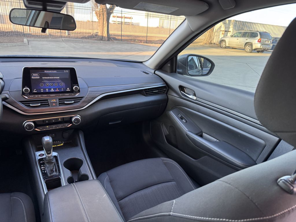 Photo 25 of this NISSAN ALTIMA