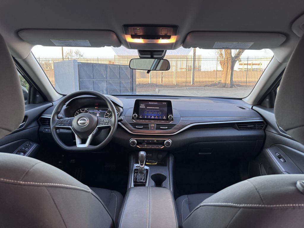 Photo 26 of this NISSAN ALTIMA