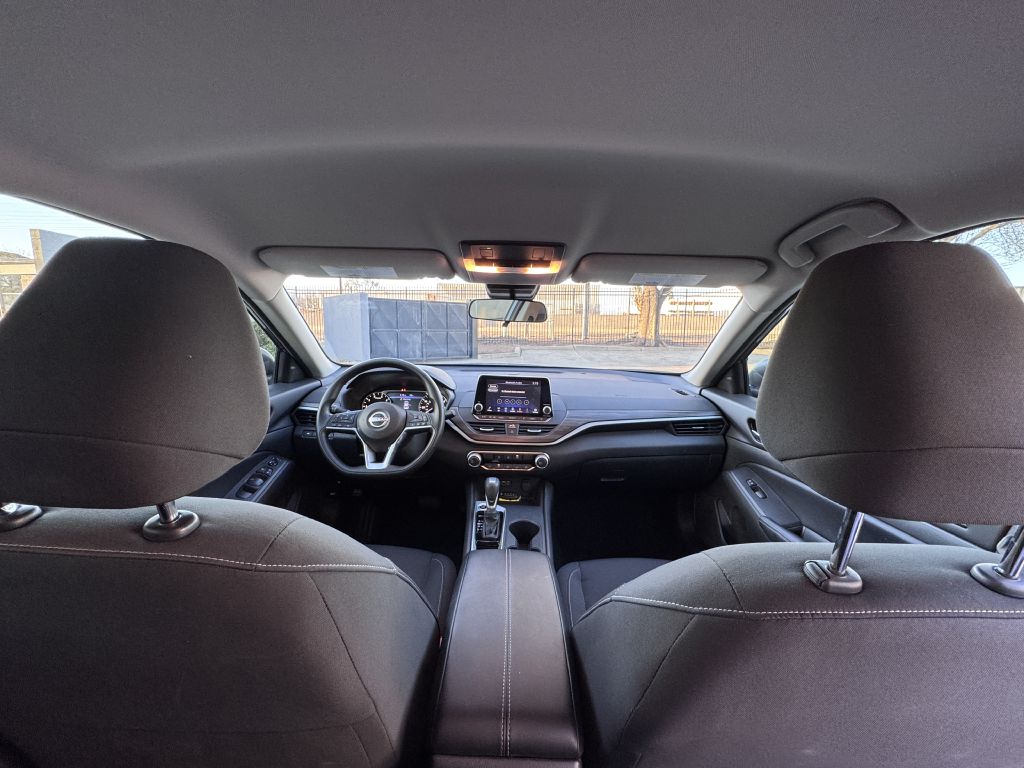 Photo 27 of this NISSAN ALTIMA