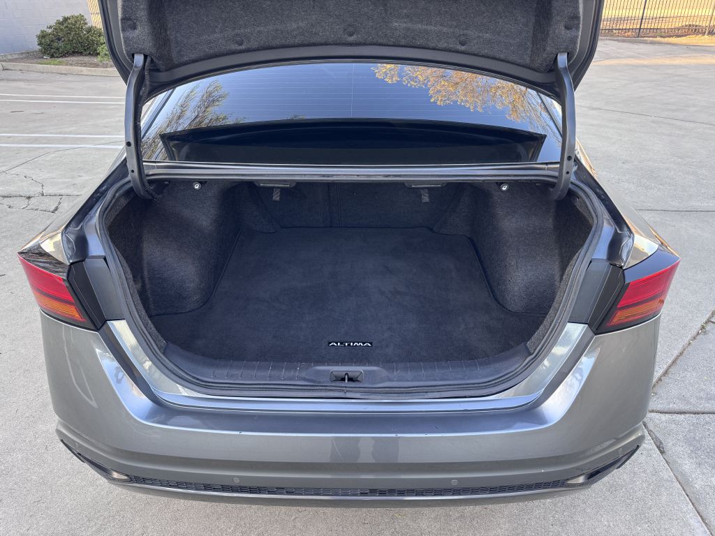Photo 40 of this NISSAN ALTIMA