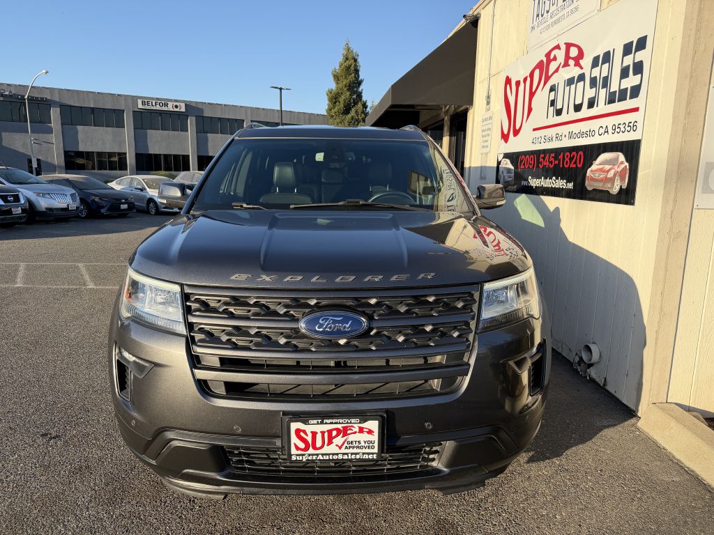 Photo 4 of this FORD EXPLORER