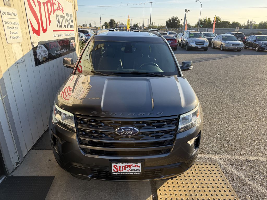 Photo 10 of this FORD EXPLORER