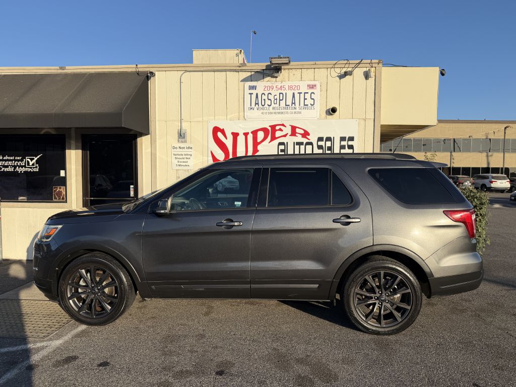 Photo 12 of this FORD EXPLORER