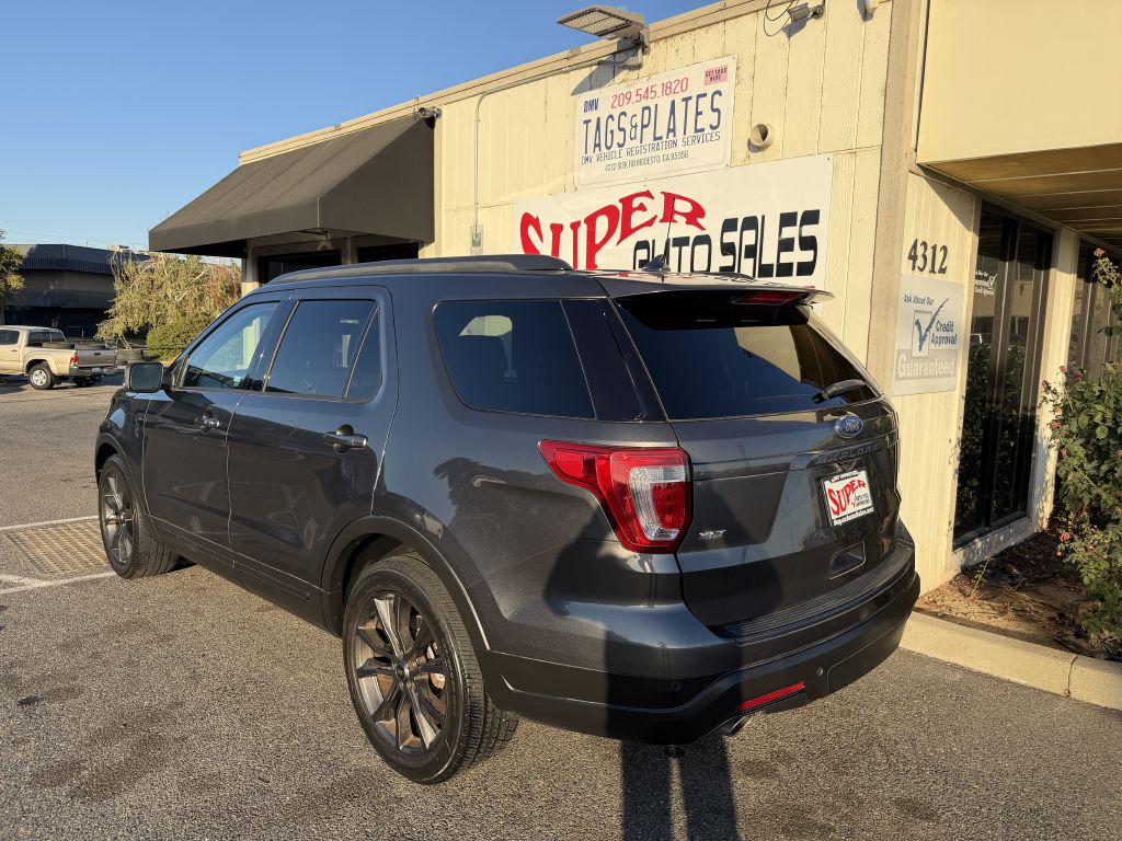 Photo 13 of this FORD EXPLORER