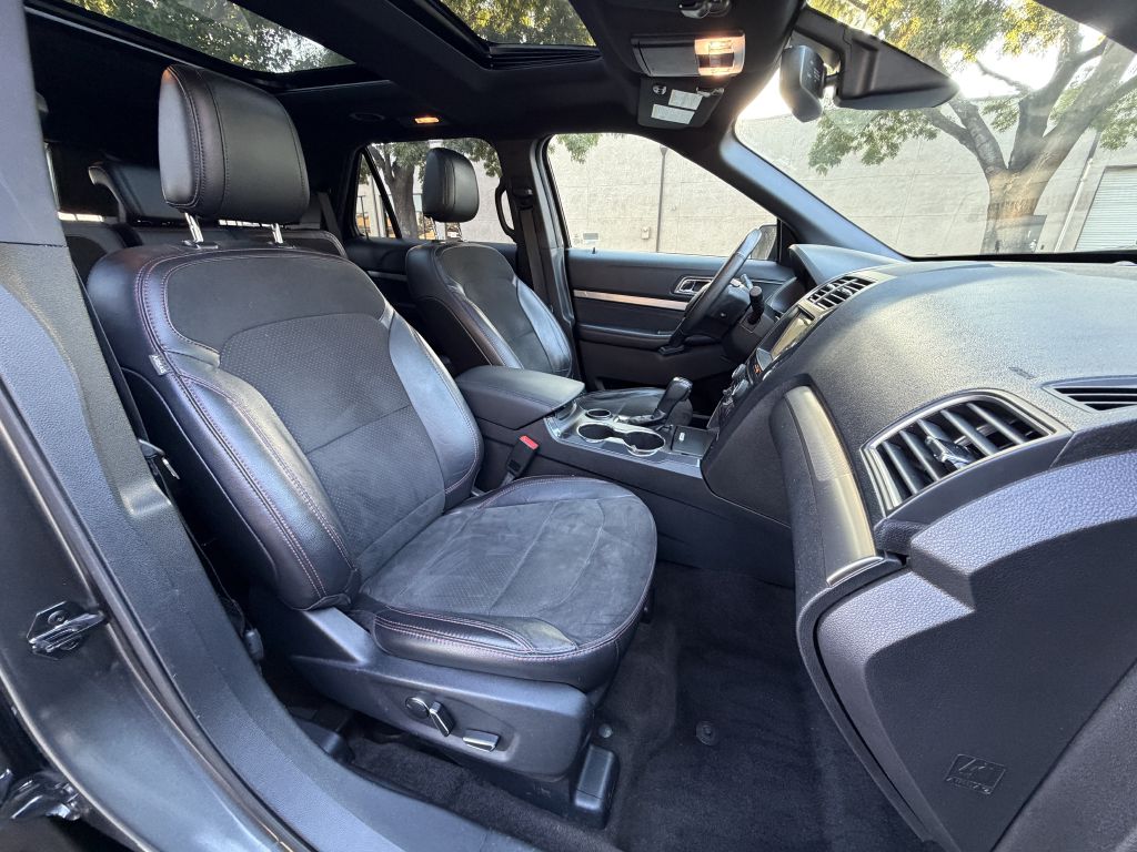 Photo 24 of this FORD EXPLORER