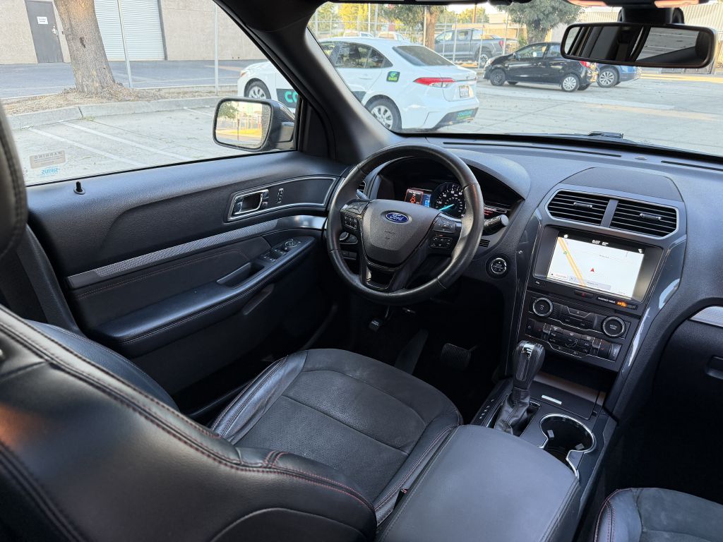 Photo 25 of this FORD EXPLORER