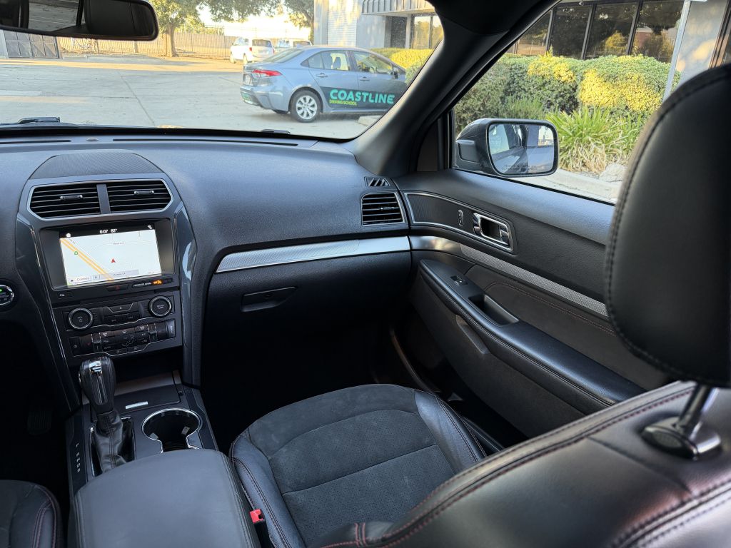 Photo 26 of this FORD EXPLORER