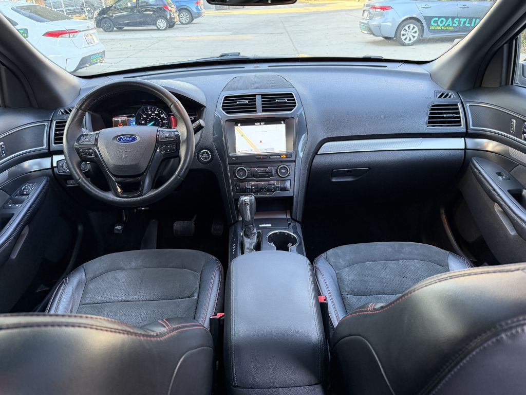 Photo 31 of this FORD EXPLORER