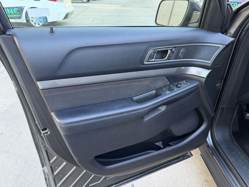 Photo 41 of this FORD EXPLORER