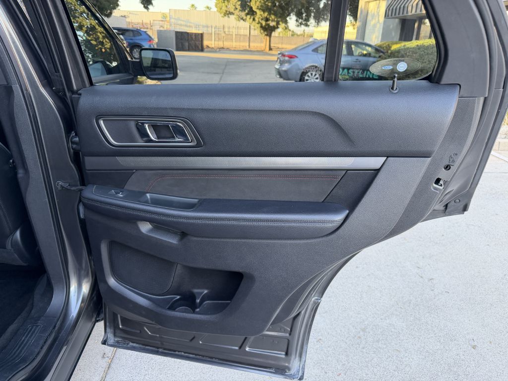 Photo 43 of this FORD EXPLORER