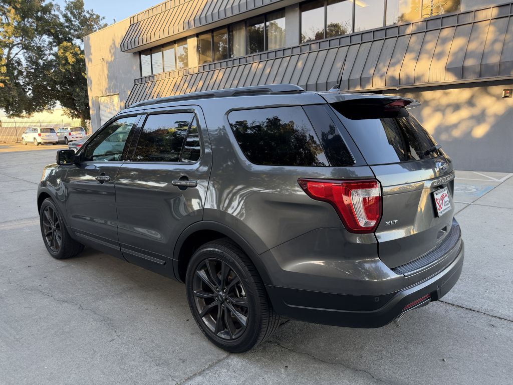 Photo 60 of this FORD EXPLORER