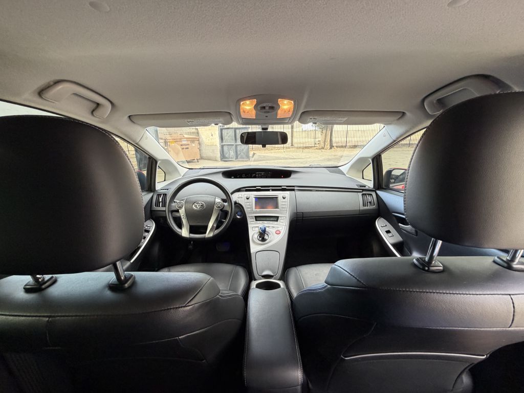 Photo 26 of this TOYOTA PRIUS