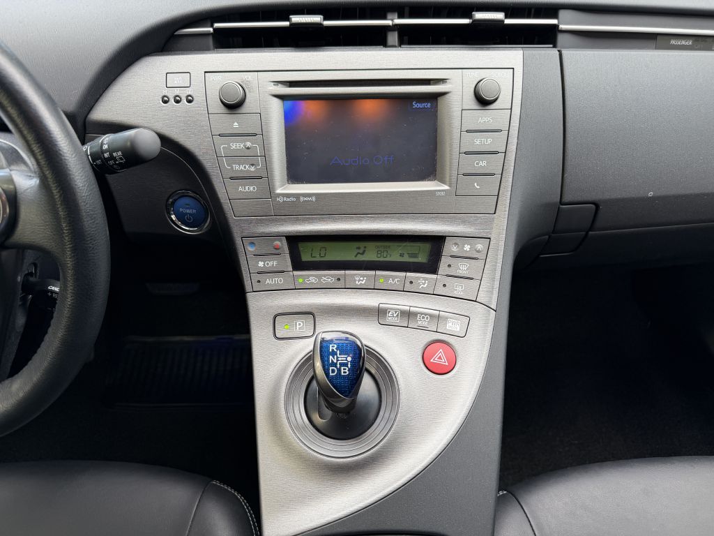 Photo 27 of this TOYOTA PRIUS