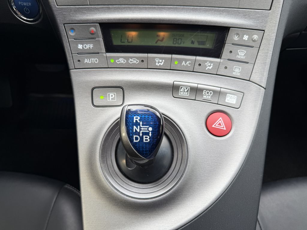 Photo 28 of this TOYOTA PRIUS