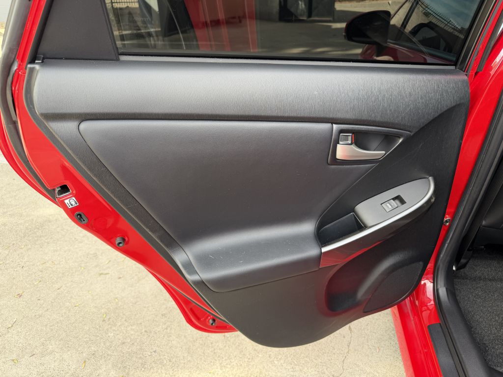 Photo 39 of this TOYOTA PRIUS