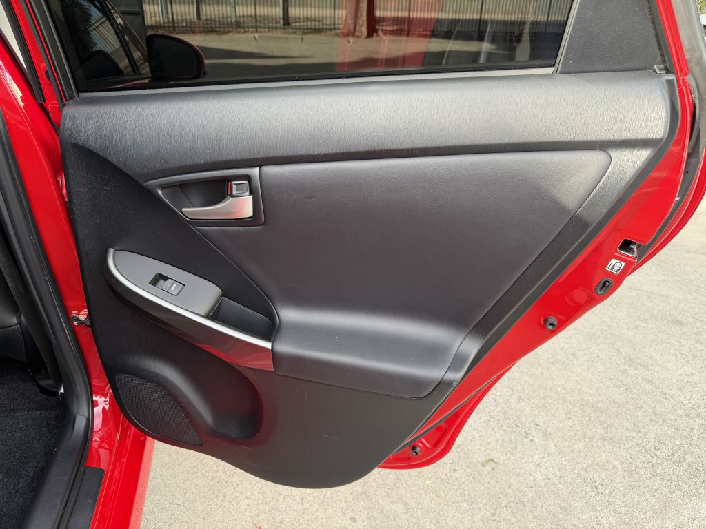 Photo 40 of this TOYOTA PRIUS
