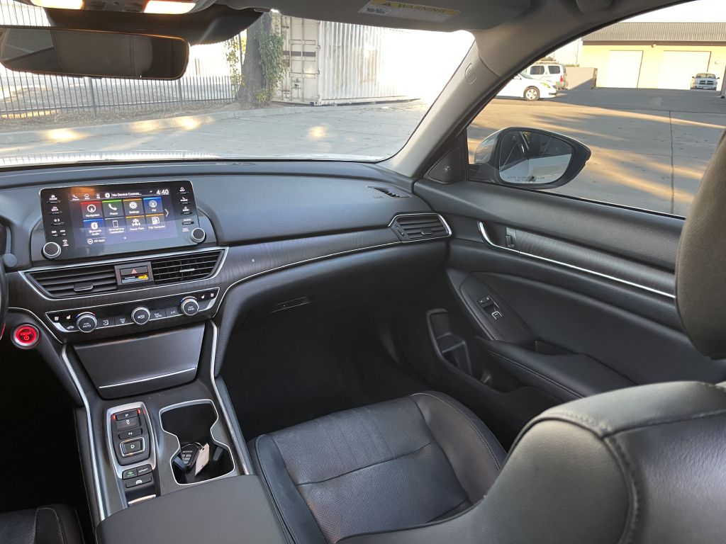 Photo 28 of this HONDA ACCORD