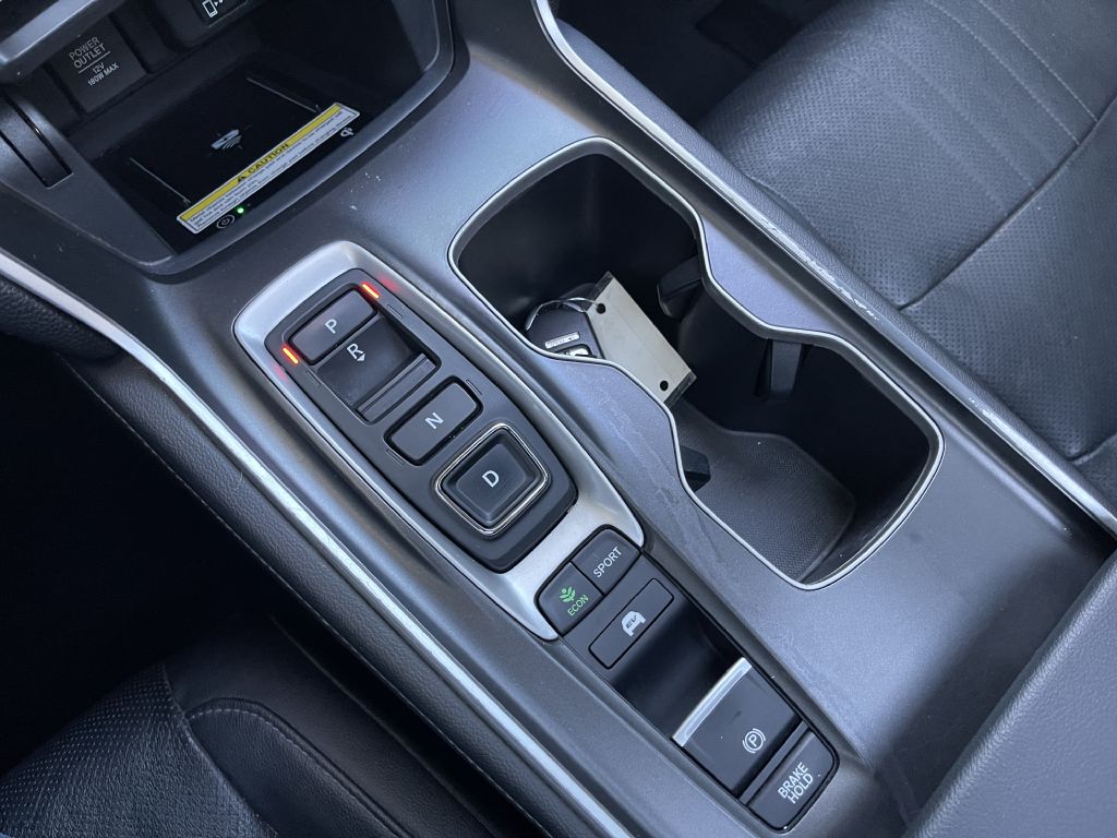 Photo 34 of this HONDA ACCORD