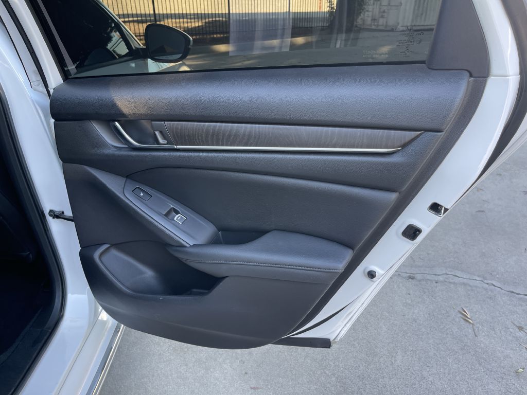 Photo 46 of this HONDA ACCORD