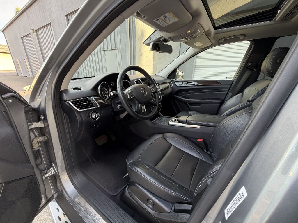 Photo 13 of this MERCEDES-BENZ ML