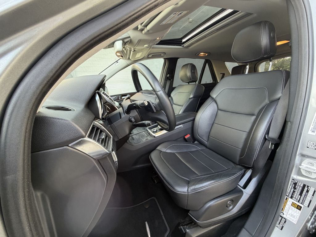 Photo 14 of this MERCEDES-BENZ ML