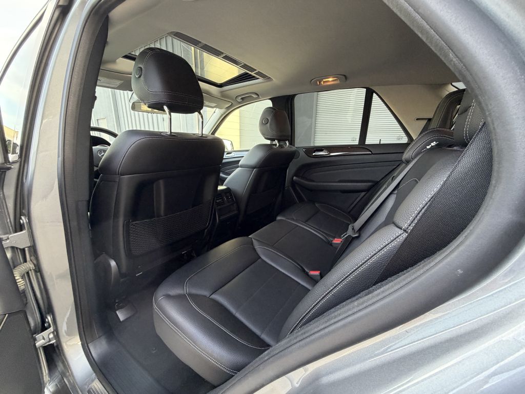 Photo 15 of this MERCEDES-BENZ ML