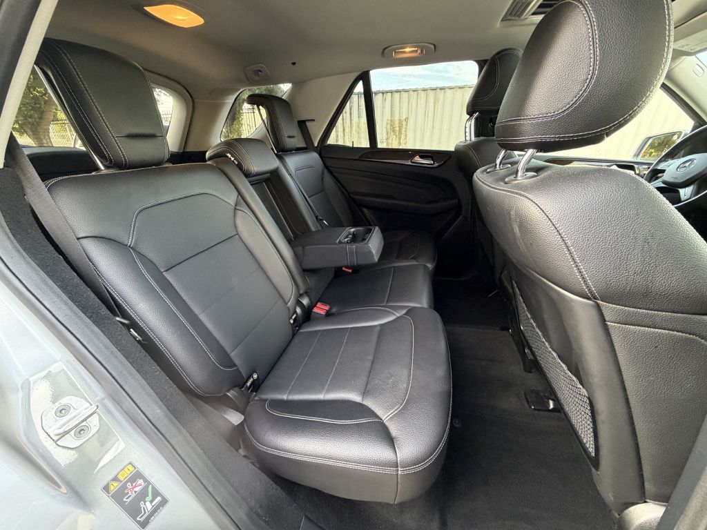 Photo 18 of this MERCEDES-BENZ ML