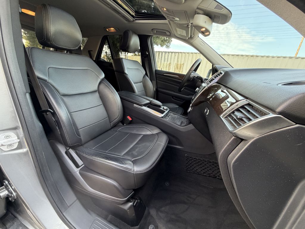 Photo 20 of this MERCEDES-BENZ ML