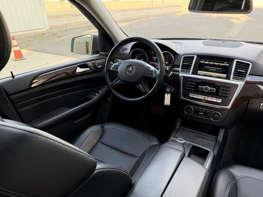 Photo 21 of this MERCEDES-BENZ ML