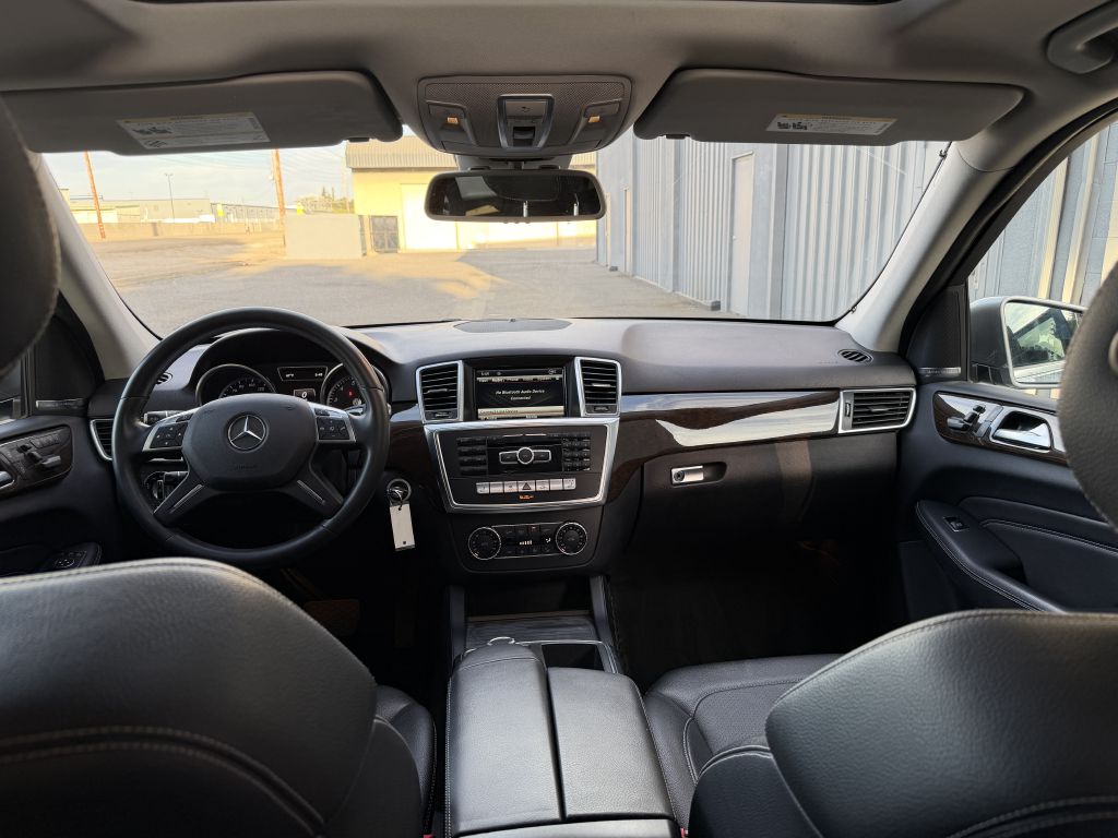 Photo 23 of this MERCEDES-BENZ ML