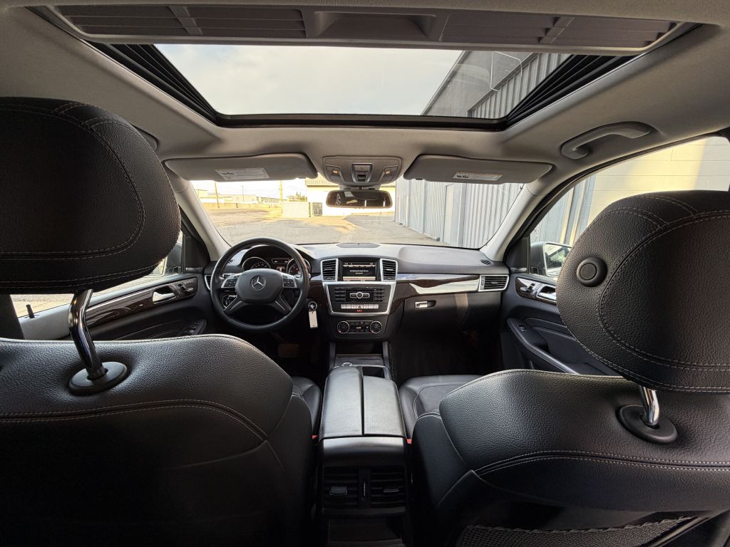 Photo 24 of this MERCEDES-BENZ ML