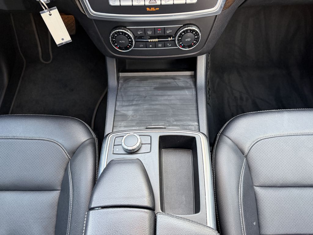 Photo 27 of this MERCEDES-BENZ ML