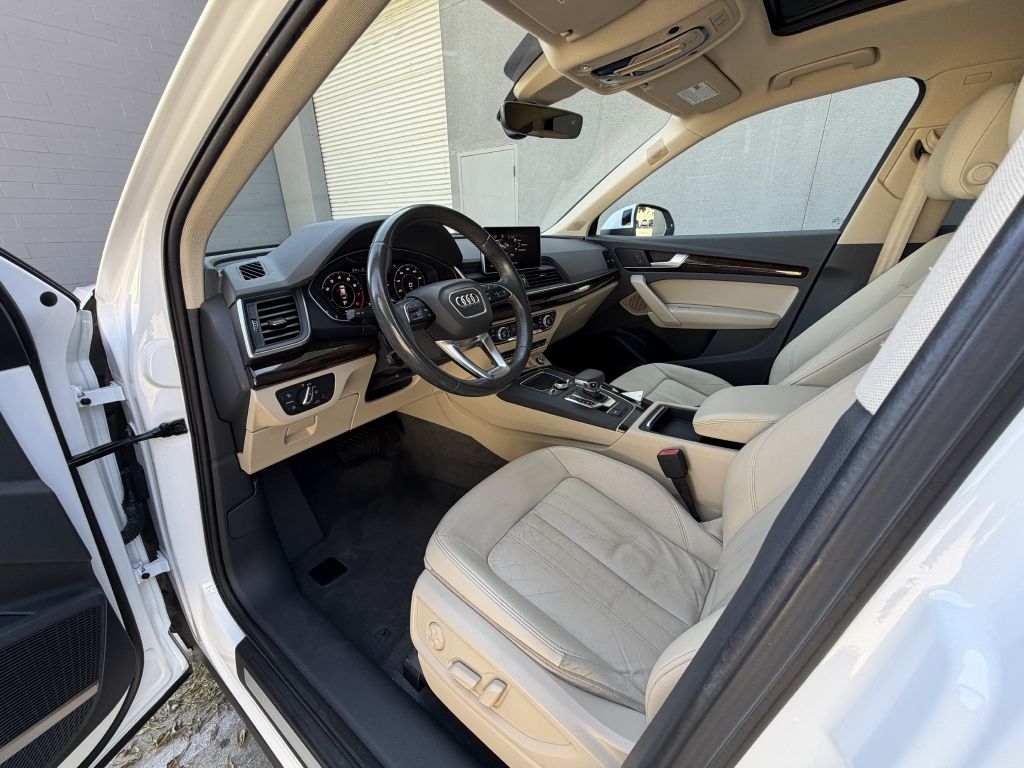 Photo 15 of this AUDI Q5