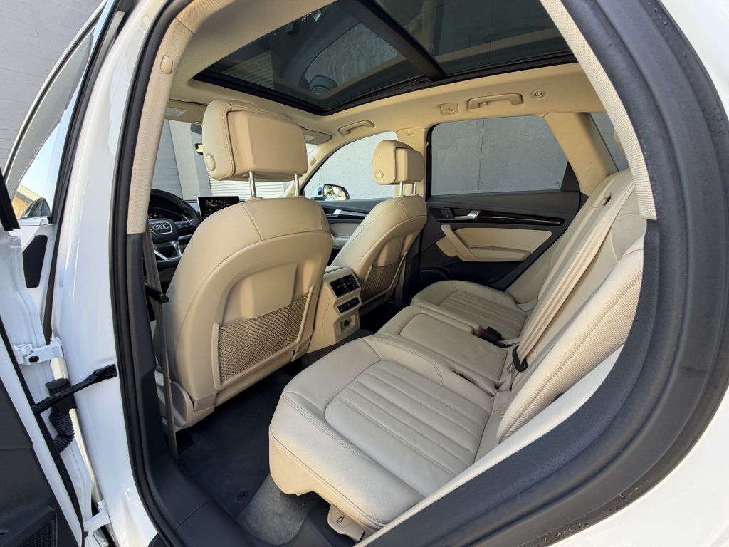 Photo 17 of this AUDI Q5