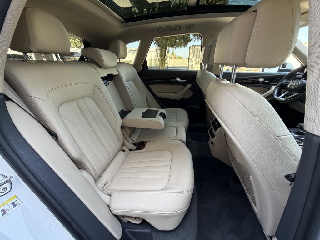 Photo 20 of this AUDI Q5