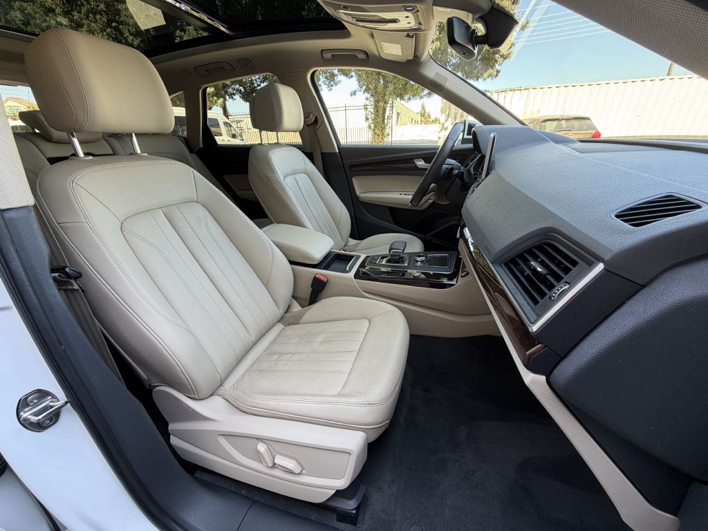 Photo 22 of this AUDI Q5