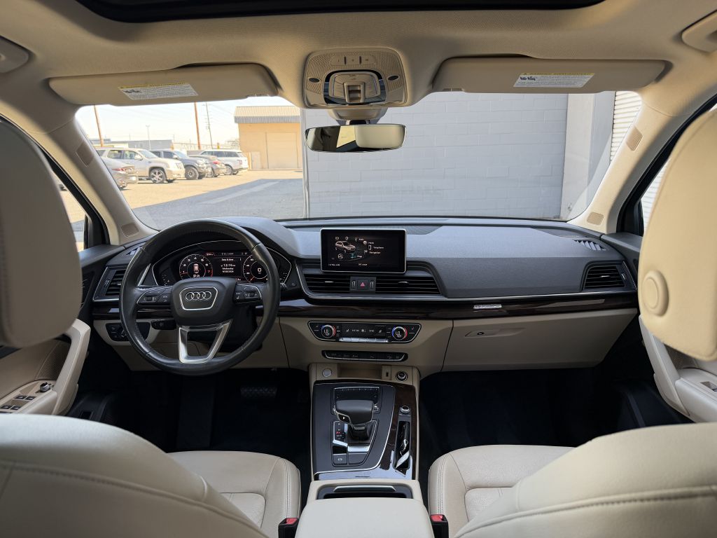 Photo 25 of this AUDI Q5