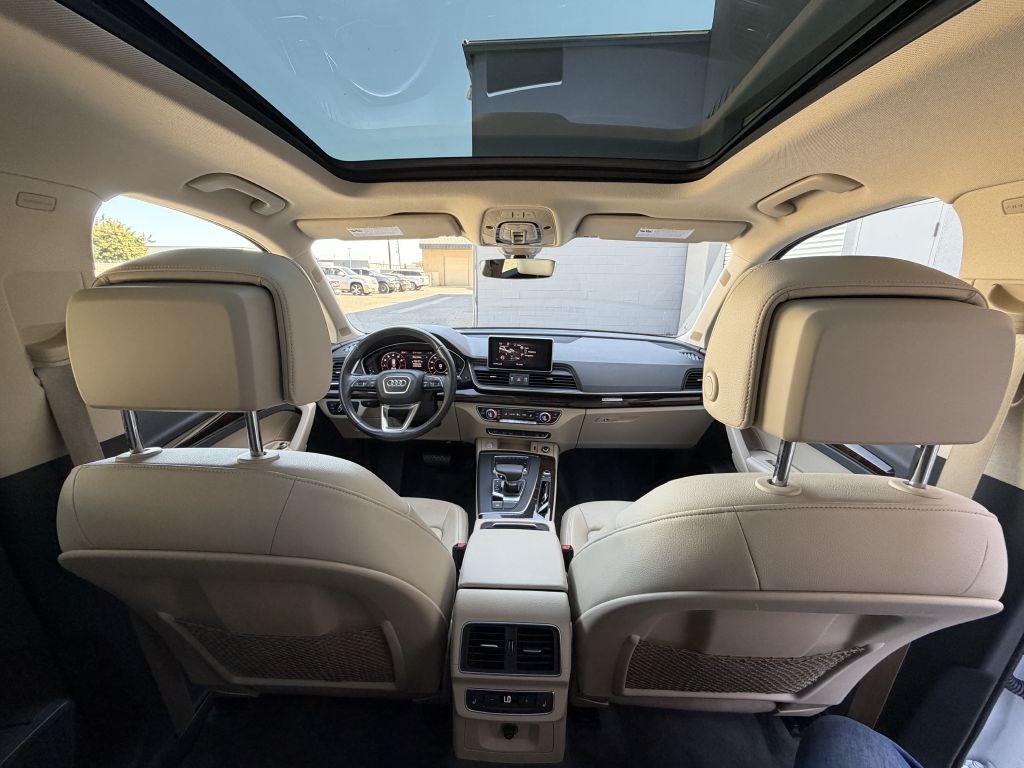 Photo 26 of this AUDI Q5