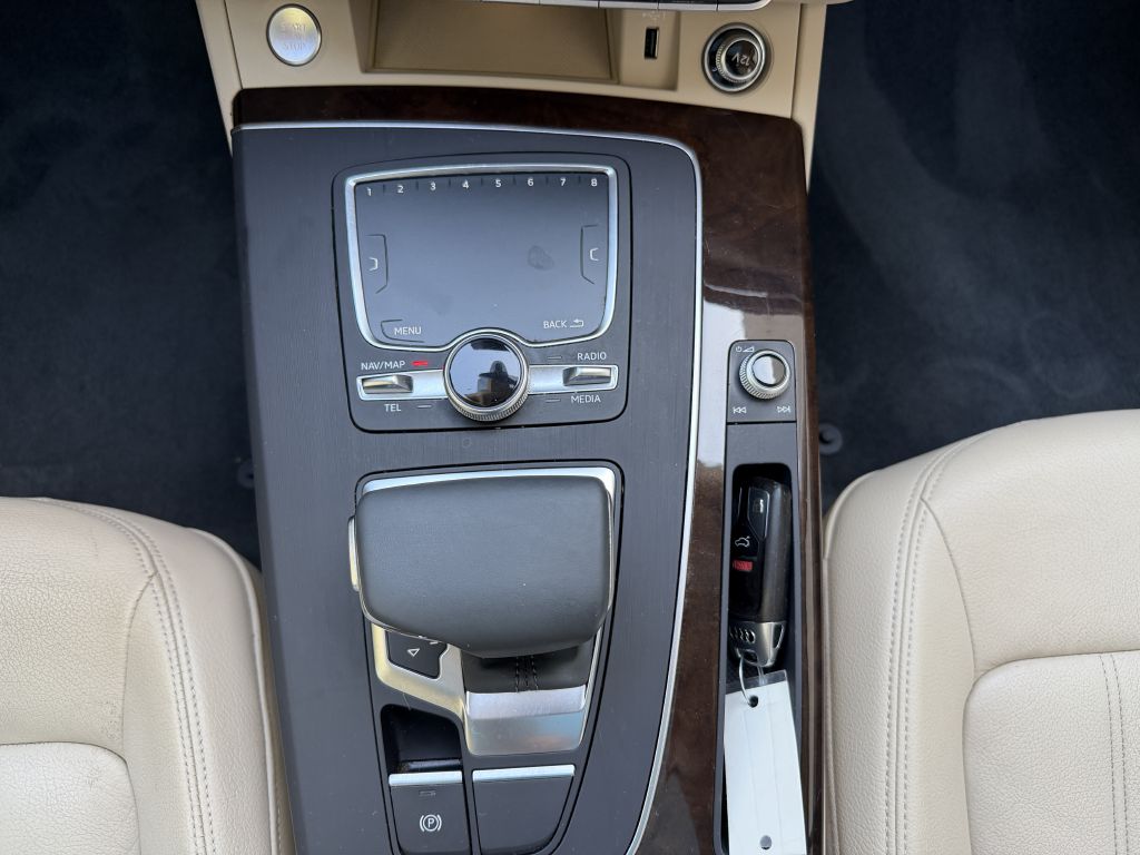 Photo 29 of this AUDI Q5