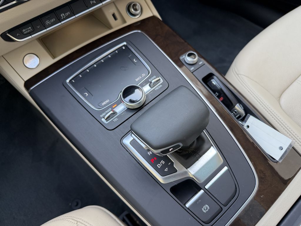 Photo 31 of this AUDI Q5