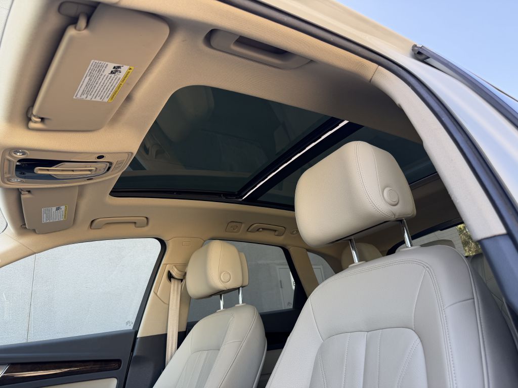 Photo 43 of this AUDI Q5
