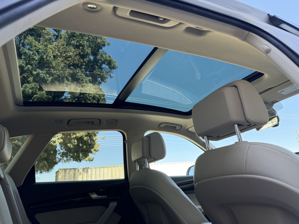 Photo 44 of this AUDI Q5