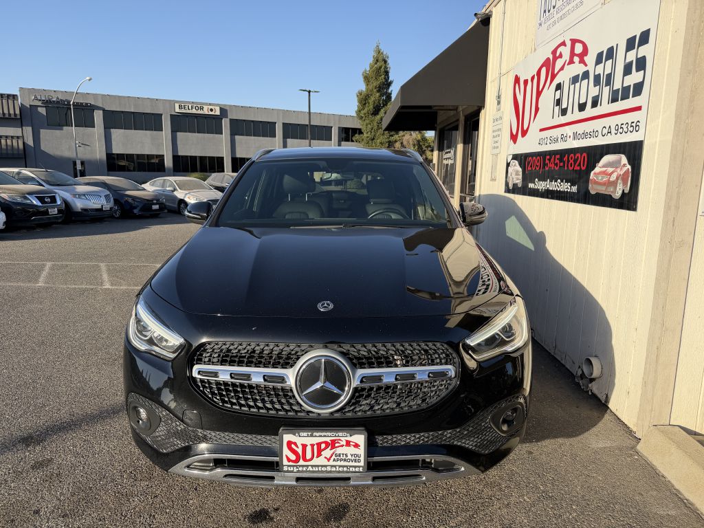 Photo 4 of this MERCEDES-BENZ GLA