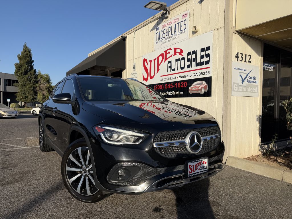 Photo 8 of this MERCEDES-BENZ GLA