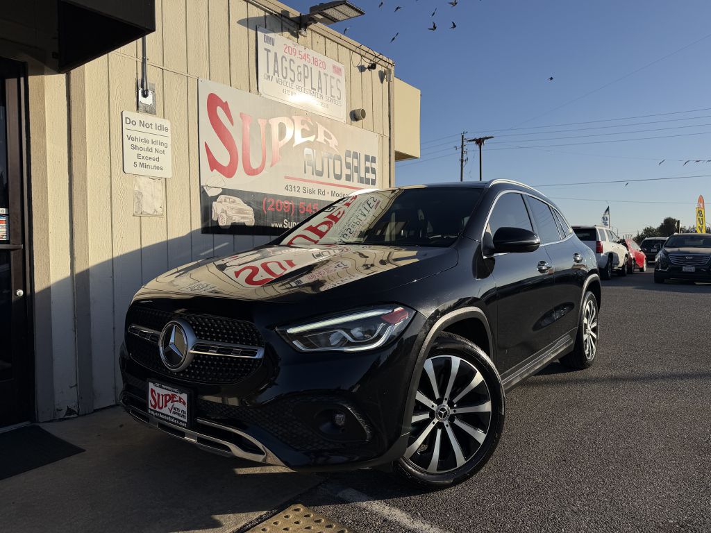 Photo 9 of this MERCEDES-BENZ GLA