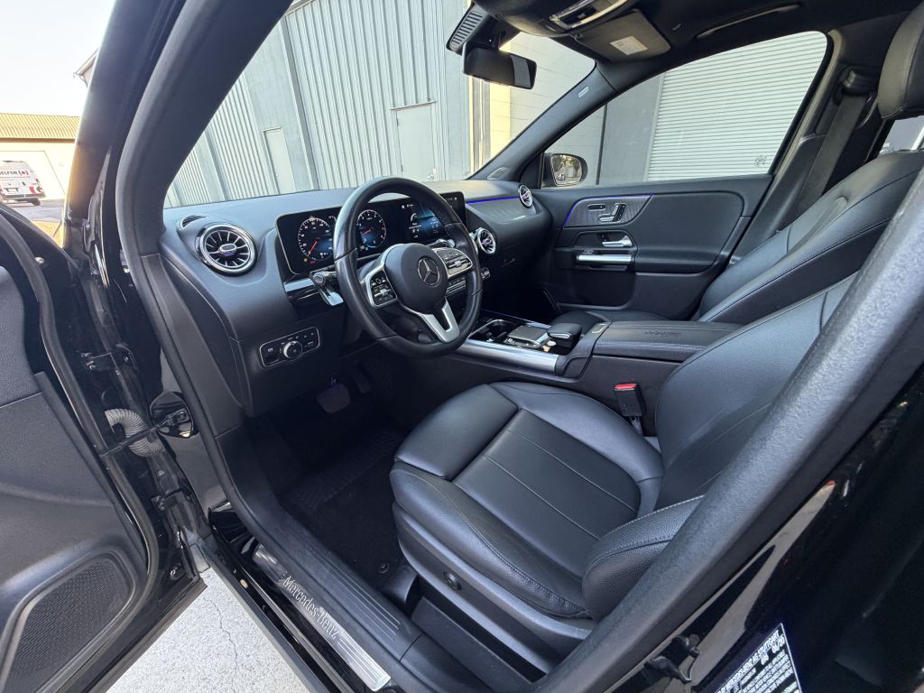 Photo 15 of this MERCEDES-BENZ GLA