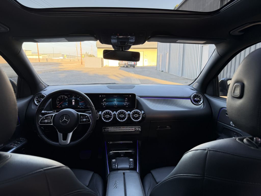 Photo 25 of this MERCEDES-BENZ GLA
