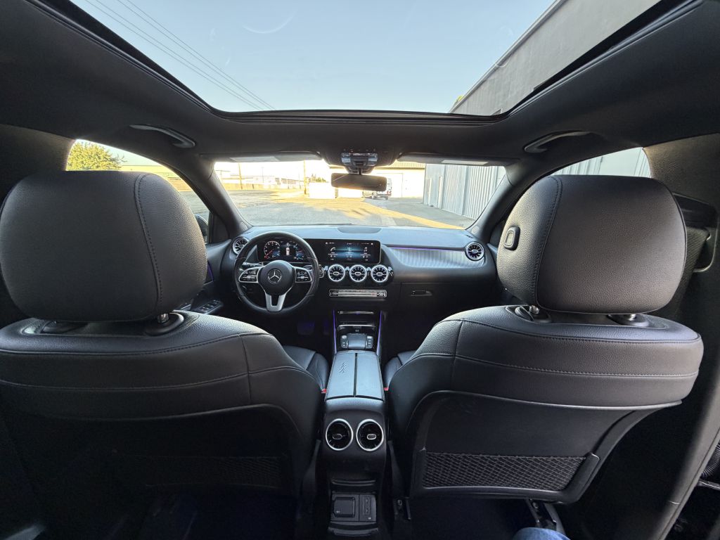 Photo 26 of this MERCEDES-BENZ GLA